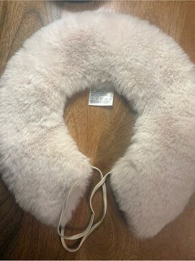 H&M Pale Beige Faux Fur Collar